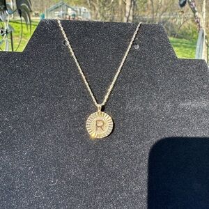 Gold Initial 'R' Pendant Necklace - Classic Monogram Jewelry